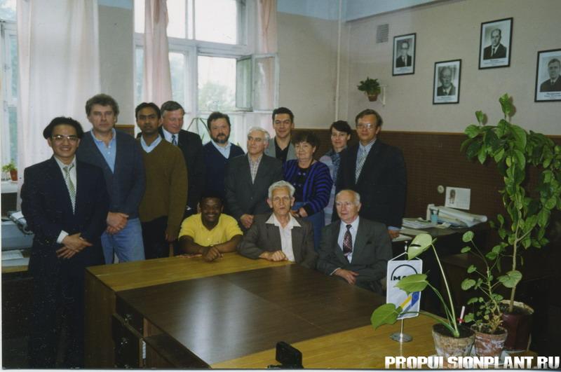 1999_Кафедра и иностранные выпускники_.jpg